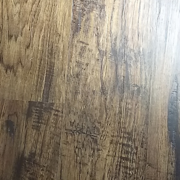 Meet your Posher, Laura - Picture 1 of 1